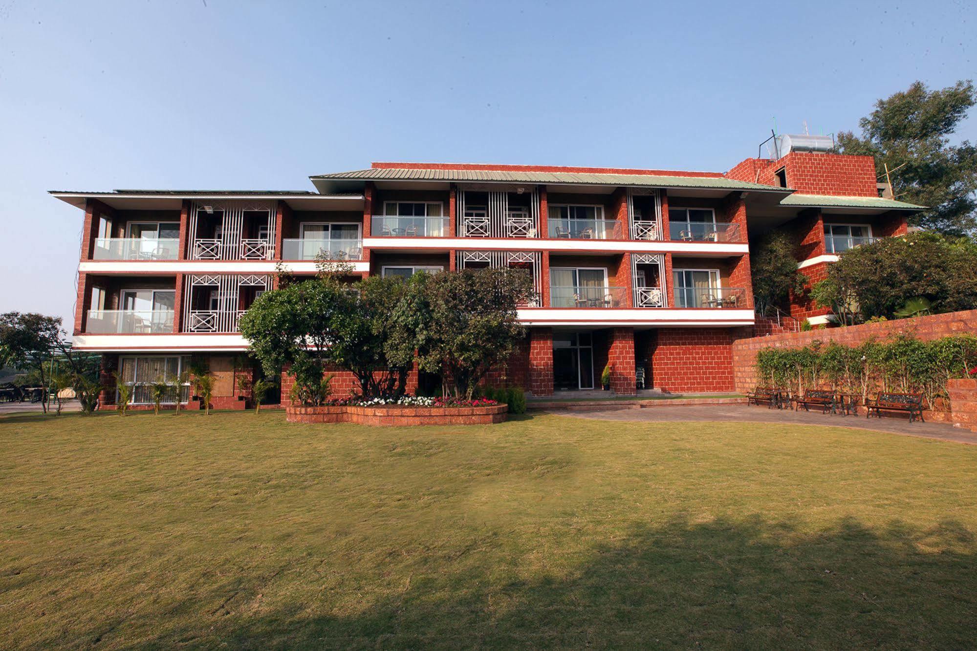 Bella Vista Resort Mahābaleshwar Esterno foto