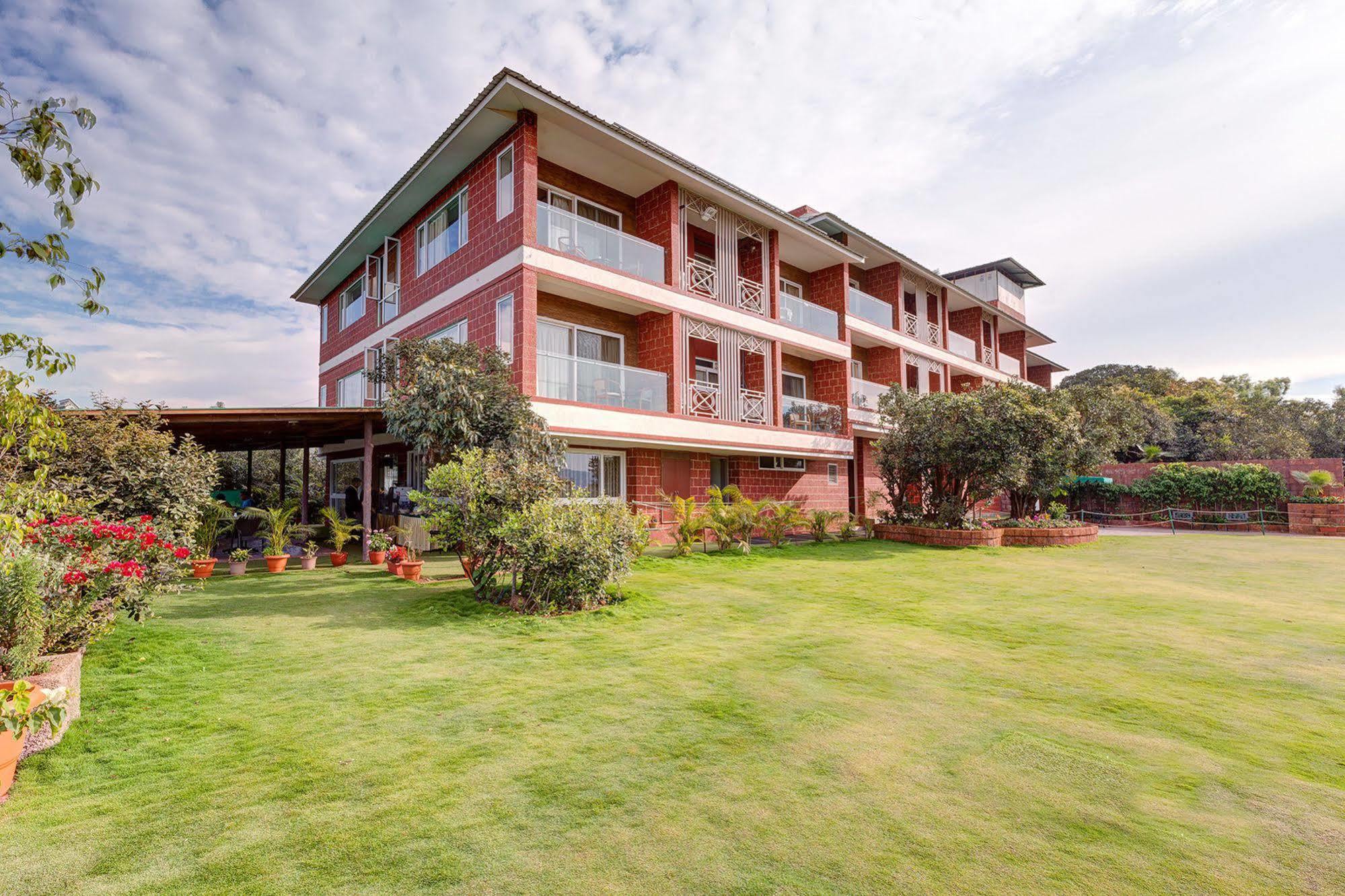 Bella Vista Resort Mahābaleshwar Esterno foto