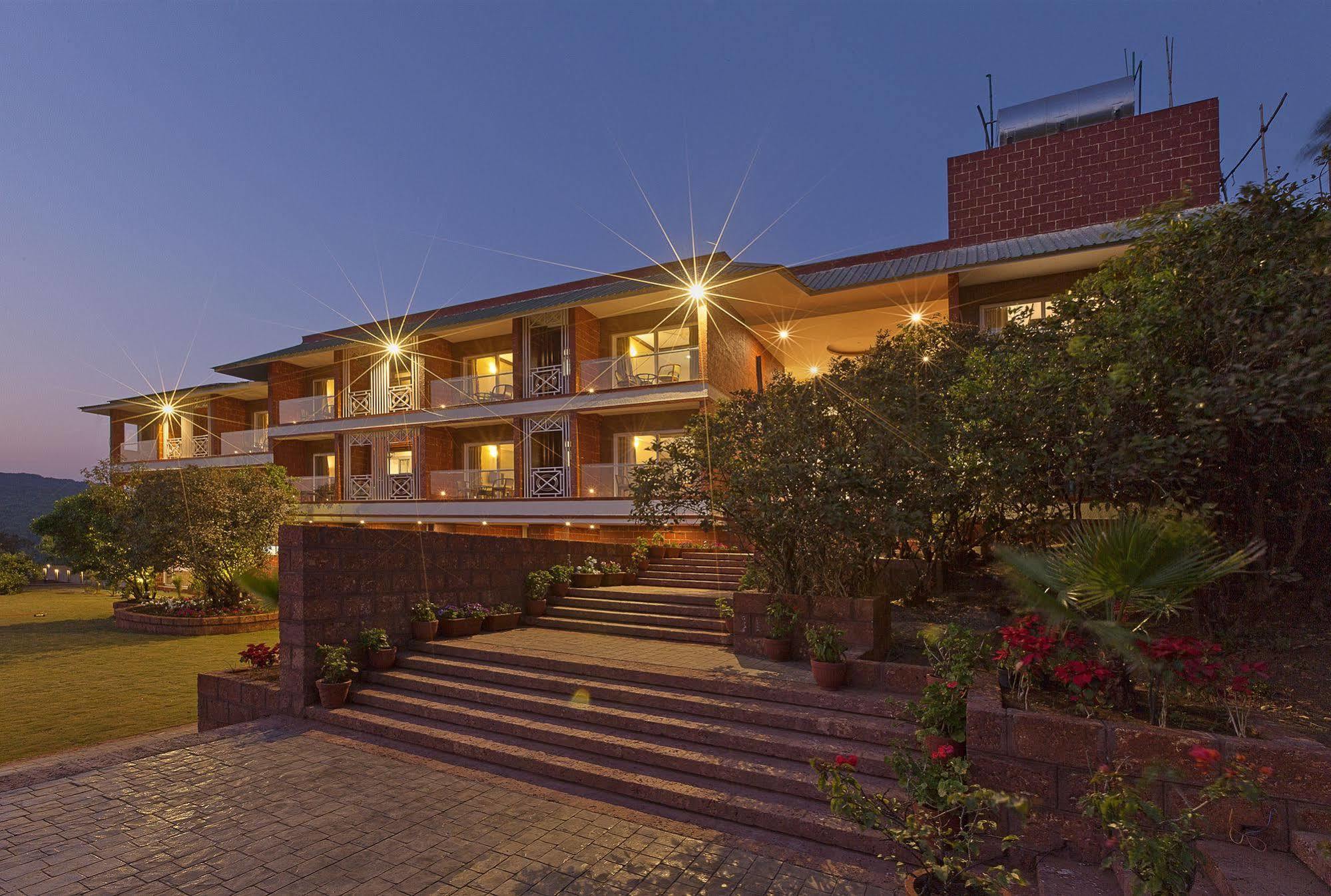 Bella Vista Resort Mahābaleshwar Esterno foto